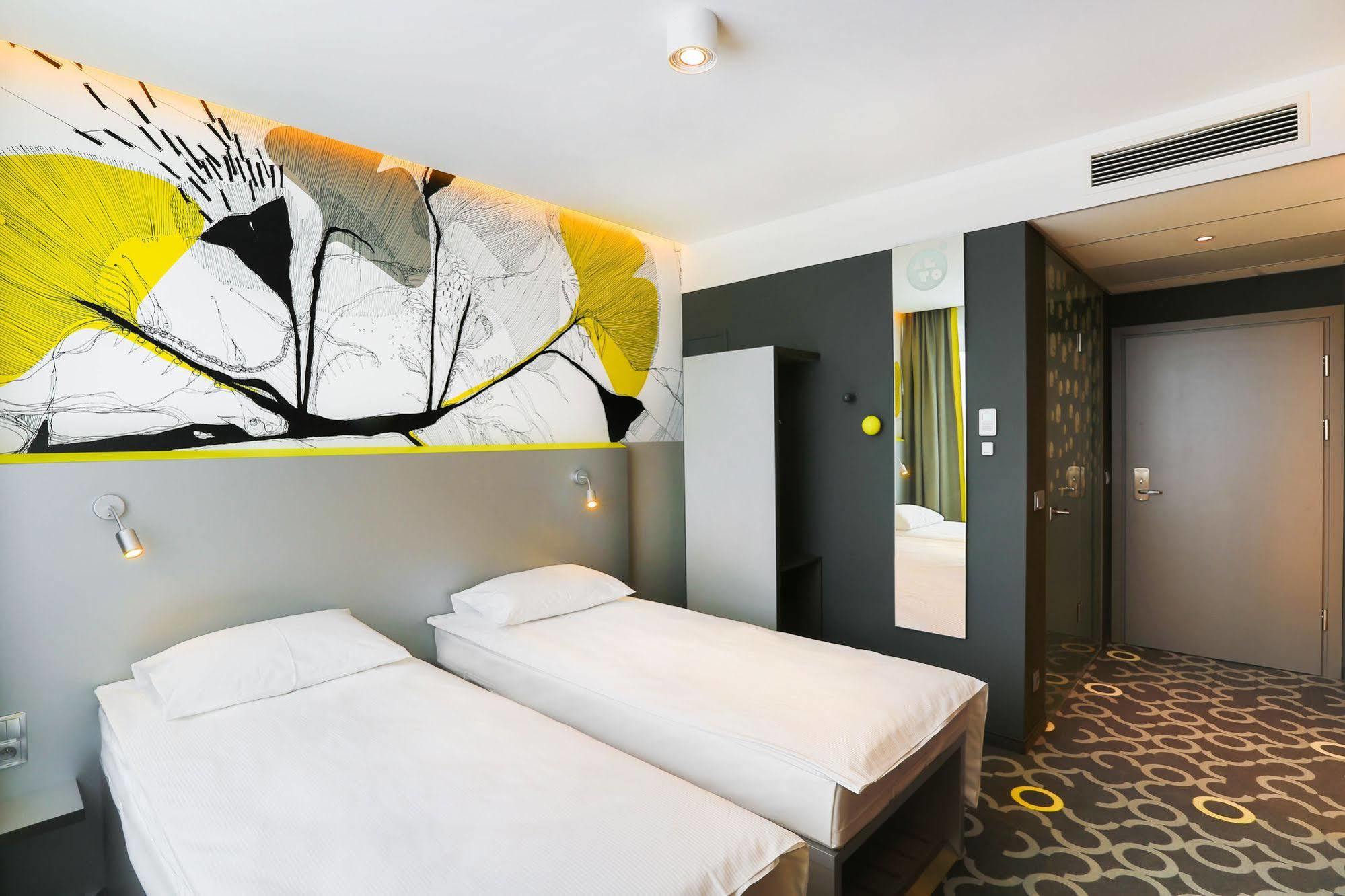 Qubus Hotel ז'ורי מראה חיצוני תמונה